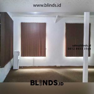 contoh vertical blinds blackout brown di duren sawit id4202