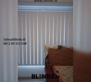 Contoh Vertical Blinds Blackout Warna Beige Pasang Apartemen Citra Living Kalideres id5494